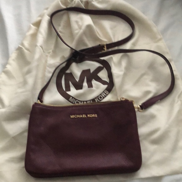 Michael Kors Handbags - Michael Kors “Adele” pebbled leather crossbody